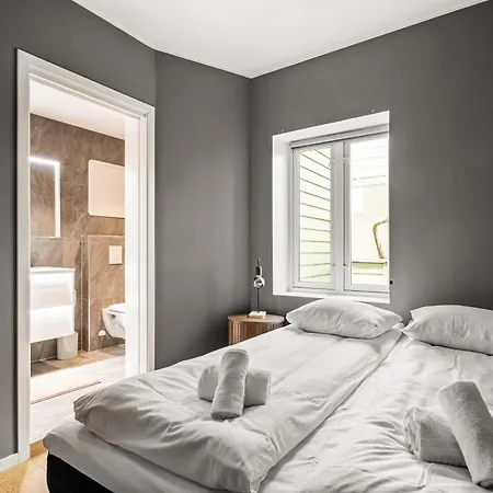 Light & Modern, Μπέργκεν